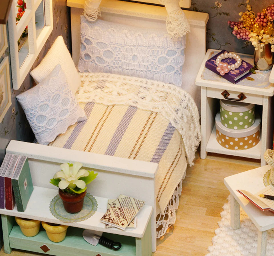 DIY Miniature House Assembly Model - Creative Gift